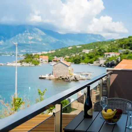 Family House Bjelila Villa Tivat Buitenkant foto